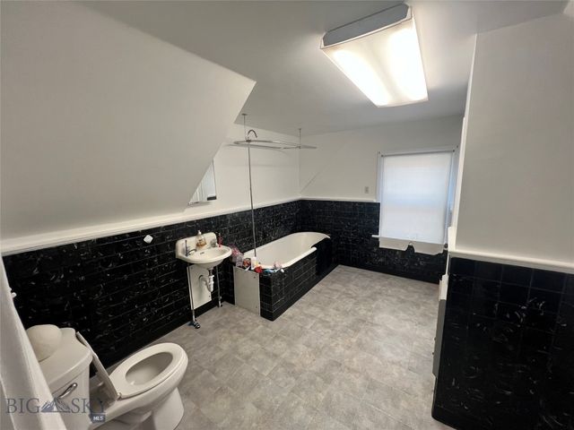 325 S Railroad Avenue, Dillon, MT 59725