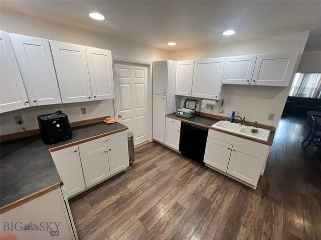 325 S Railroad Avenue, Dillon, MT 59725