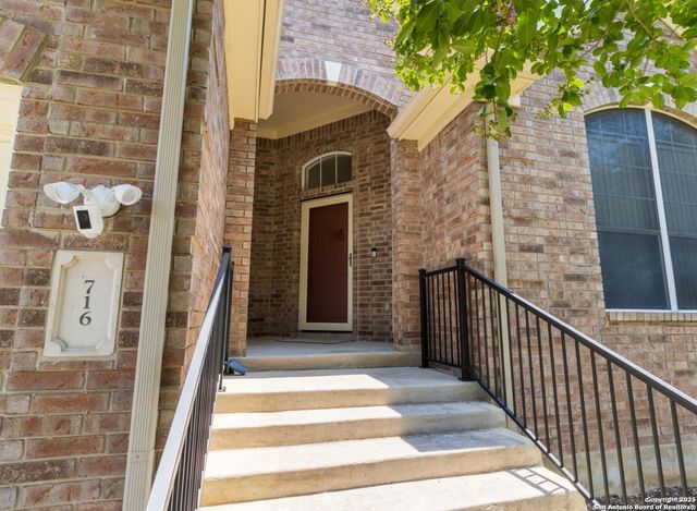 716 Broadleaf, Schertz, TX 78154