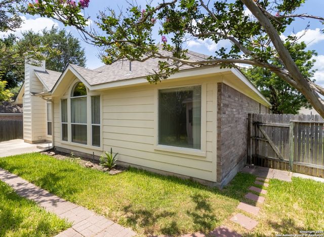 716 Broadleaf, Schertz, TX 78154