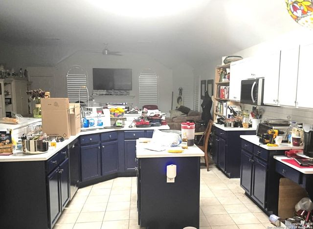 716 Broadleaf, Schertz, TX 78154