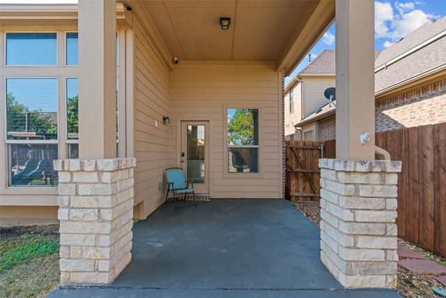 1305 Realoaks Drive, Fort Worth, TX 76131