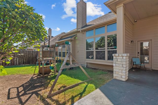 1305 Realoaks Drive, Fort Worth, TX 76131
