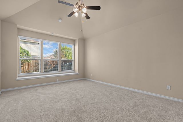 1305 Realoaks Drive, Fort Worth, TX 76131