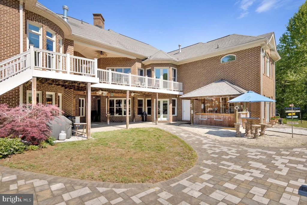 Image 104 of property listing at 7205 S FLINT HILL RD S, Owings, MD 20736