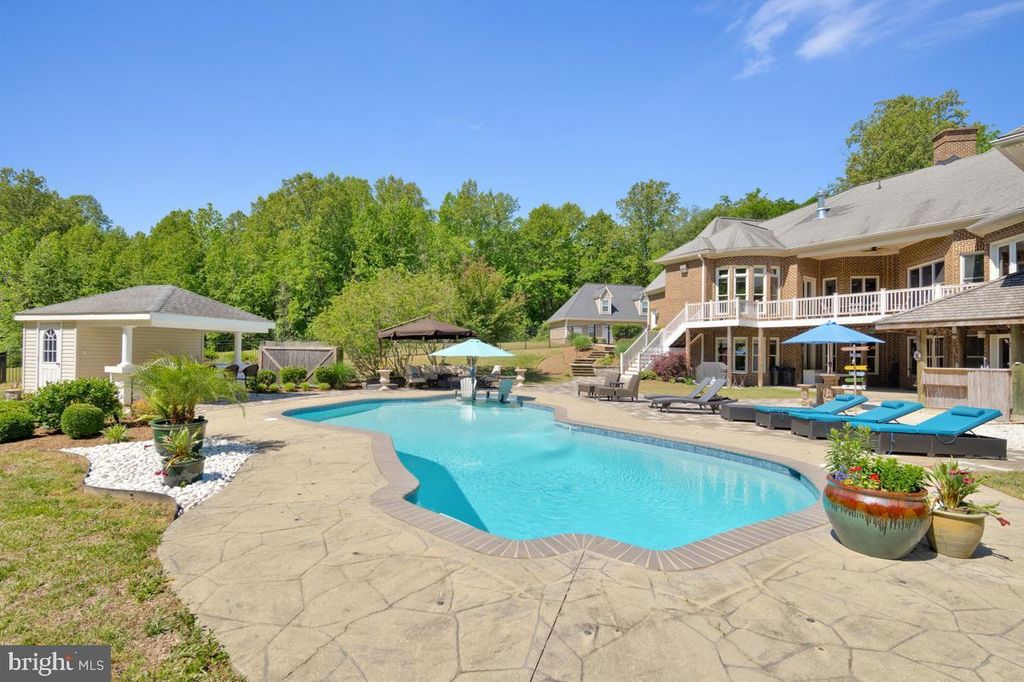 Image 108 of property listing at 7205 S FLINT HILL RD S, Owings, MD 20736