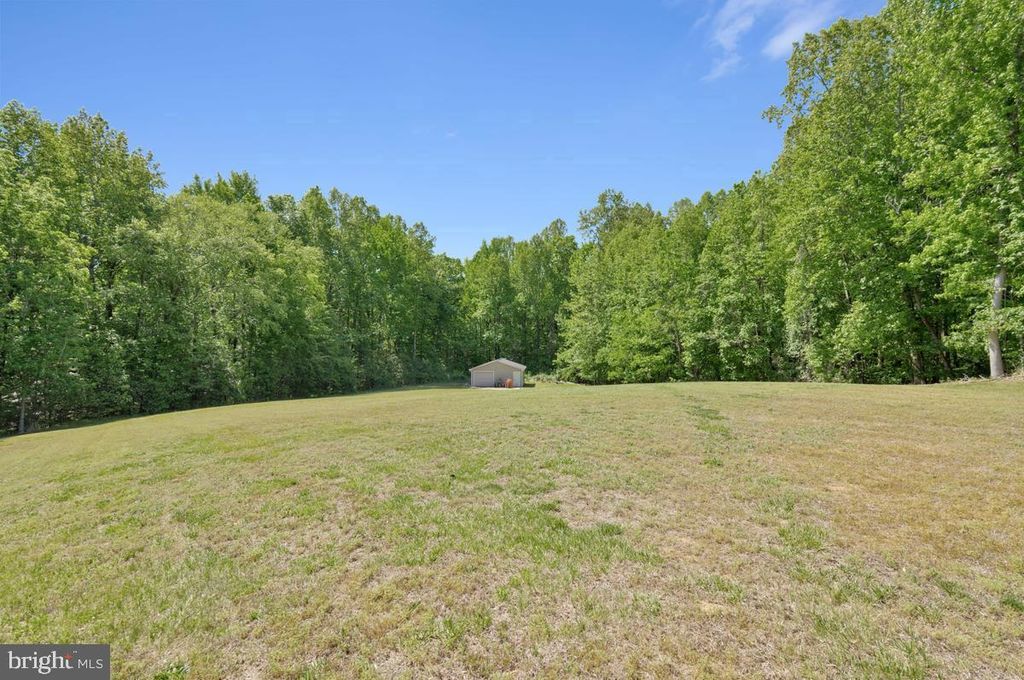 Image 112 of property listing at 7205 S FLINT HILL RD S, Owings, MD 20736