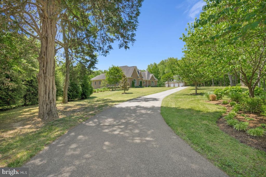 Image 113 of property listing at 7205 S FLINT HILL RD S, Owings, MD 20736