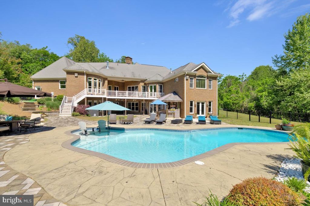 Image 114 of property listing at 7205 S FLINT HILL RD S, Owings, MD 20736