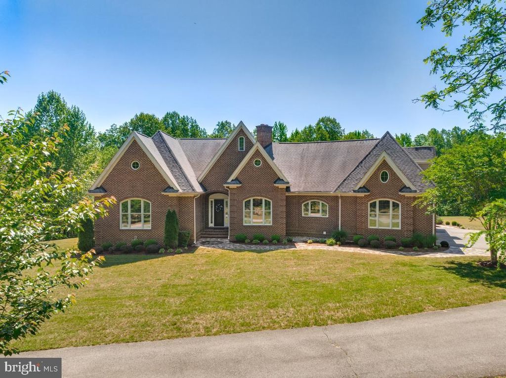 Image 117 of property listing at 7205 S FLINT HILL RD S, Owings, MD 20736
