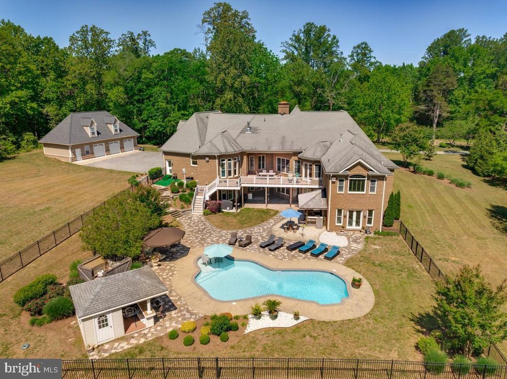Image 120 of property listing at 7205 S FLINT HILL RD S, Owings, MD 20736