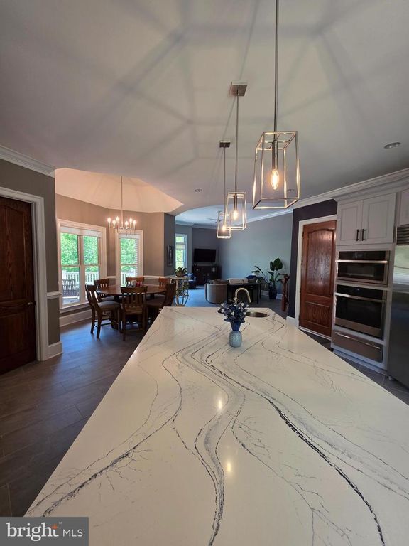Image 13 of property listing at 7205 S FLINT HILL RD S, Owings, MD 20736