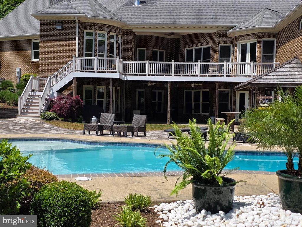 Image 2 of property listing at 7205 S FLINT HILL RD S, Owings, MD 20736