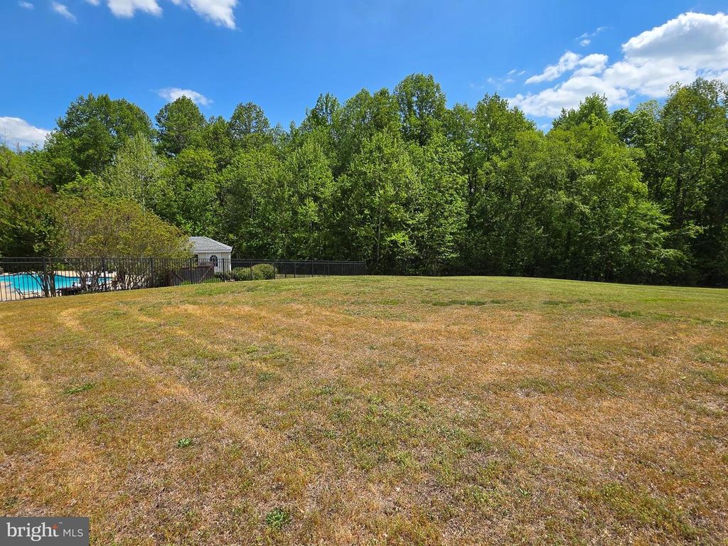 Image 20 of property listing at 7205 S FLINT HILL RD S, Owings, MD 20736