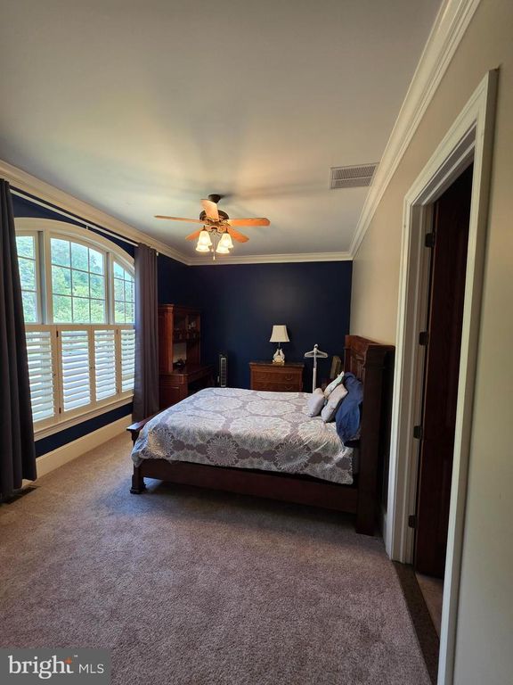 Image 21 of property listing at 7205 S FLINT HILL RD S, Owings, MD 20736
