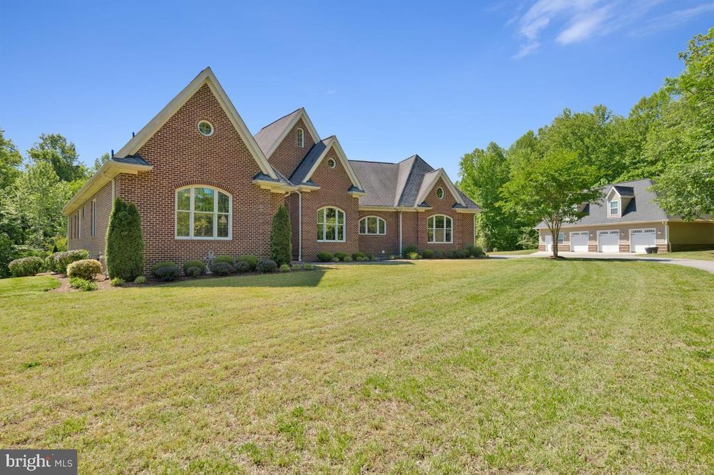 Image 32 of property listing at 7205 S FLINT HILL RD S, Owings, MD 20736