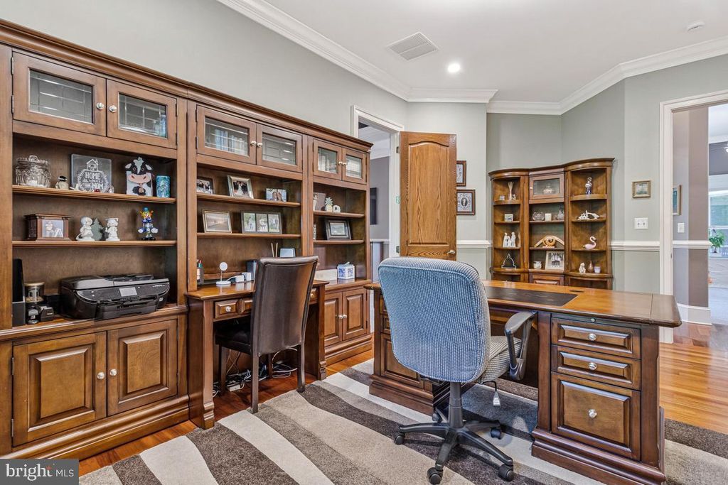 Image 38 of property listing at 7205 S FLINT HILL RD S, Owings, MD 20736