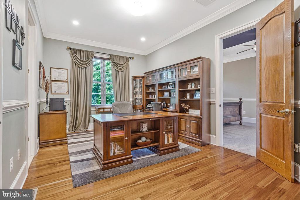 Image 39 of property listing at 7205 S FLINT HILL RD S, Owings, MD 20736