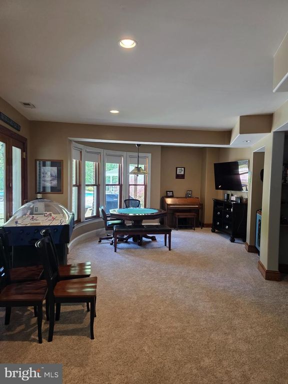 Image 56 of property listing at 7205 S FLINT HILL RD S, Owings, MD 20736