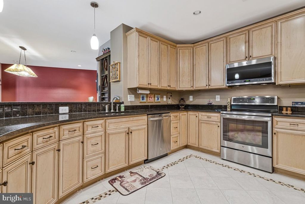 Image 78 of property listing at 7205 S FLINT HILL RD S, Owings, MD 20736