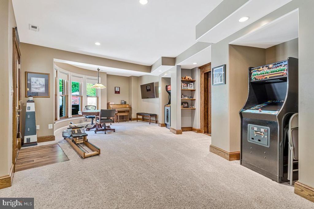 Image 83 of property listing at 7205 S FLINT HILL RD S, Owings, MD 20736