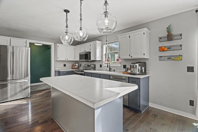 6915 Dominion Drive, Madison, WI 53718