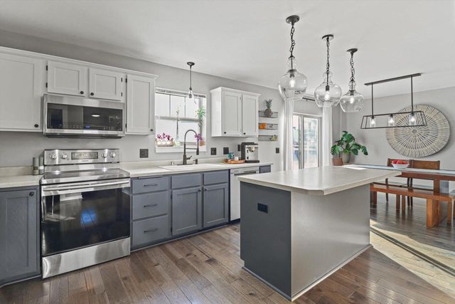 6915 Dominion Drive, Madison, WI 53718