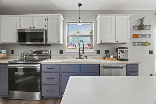 6915 Dominion Drive, Madison, WI 53718