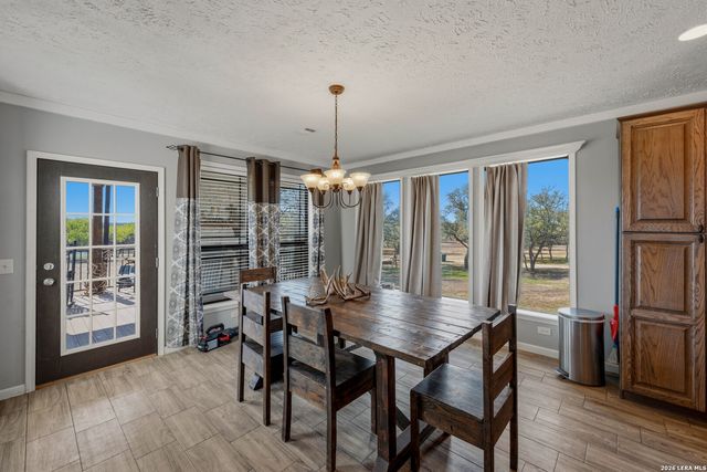 208 WELL PAD RD, George West, TX 78022