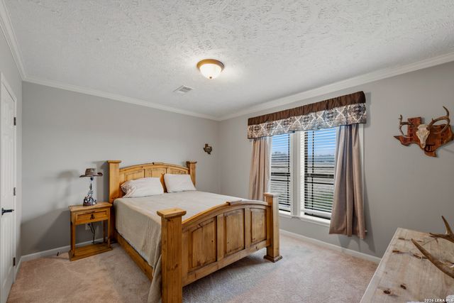 208 WELL PAD RD, George West, TX 78022
