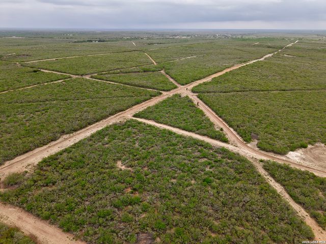 208 WELL PAD RD, George West, TX 78022