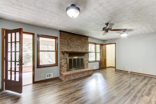 130 Aspen Way Way, Fayetteville, GA 30214