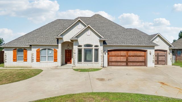 4113 Stonecreek Drive, Muskogee, OK 74403