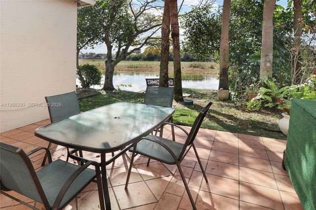 13212 NW 8th St, Pembroke Pines, FL 33028