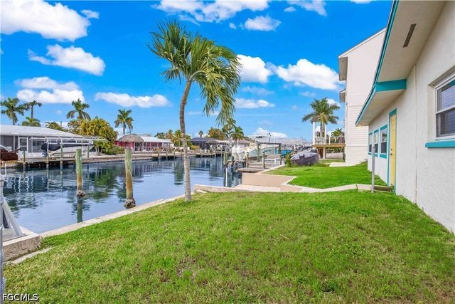 2742 Bruce ST, Matlacha, FL 33993