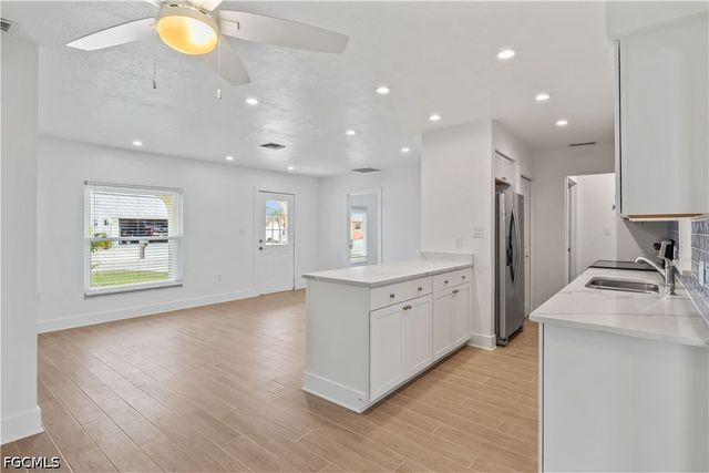 2742 Bruce ST, Matlacha, FL 33993