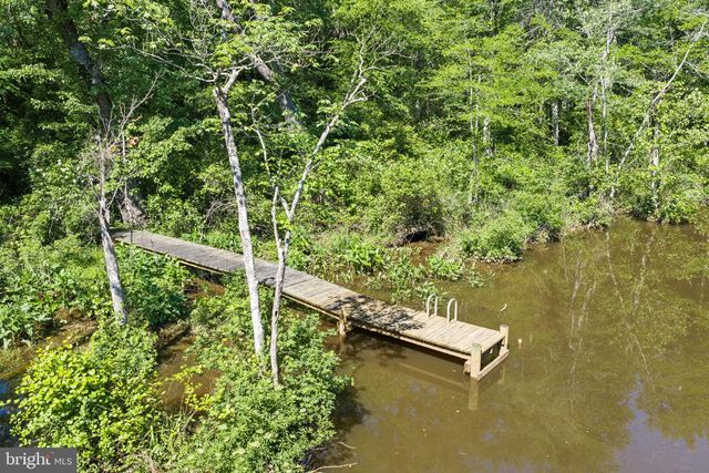 4631 NOMINI HALL RD, Hague, VA 22469