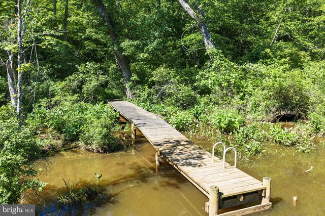 4631 NOMINI HALL RD, Hague, VA 22469