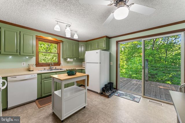 4631 NOMINI HALL RD, Hague, VA 22469