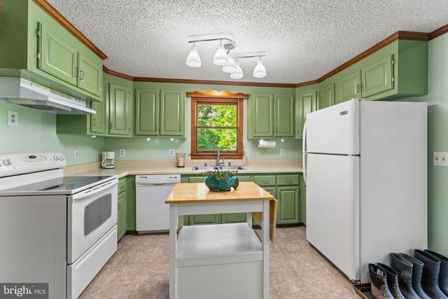4631 NOMINI HALL RD, Hague, VA 22469