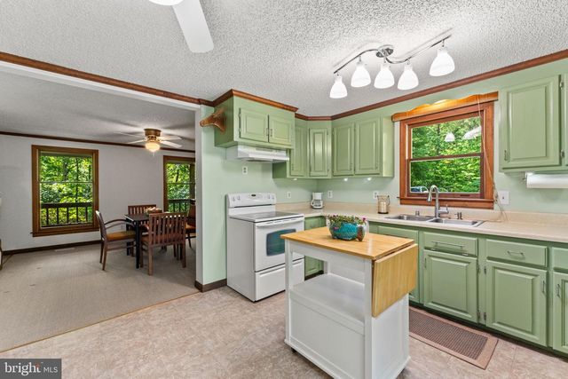 4631 NOMINI HALL RD, Hague, VA 22469