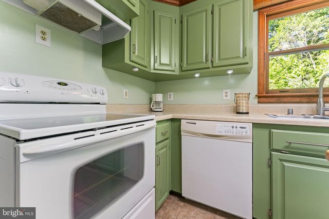 4631 NOMINI HALL RD, Hague, VA 22469