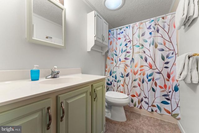 4631 NOMINI HALL RD, Hague, VA 22469