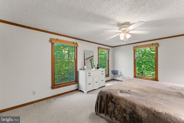 4631 NOMINI HALL RD, Hague, VA 22469