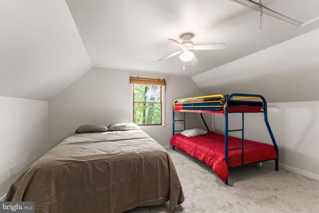 4631 NOMINI HALL RD, Hague, VA 22469