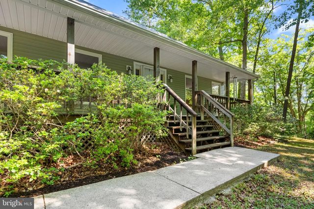 4631 NOMINI HALL RD, Hague, VA 22469