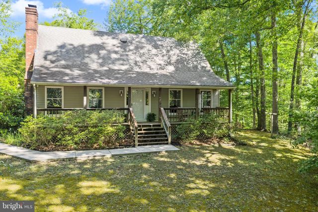 4631 NOMINI HALL RD, Hague, VA 22469