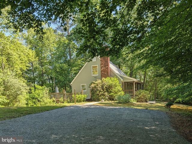 4631 NOMINI HALL RD, Hague, VA 22469