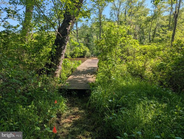 4631 NOMINI HALL RD, Hague, VA 22469