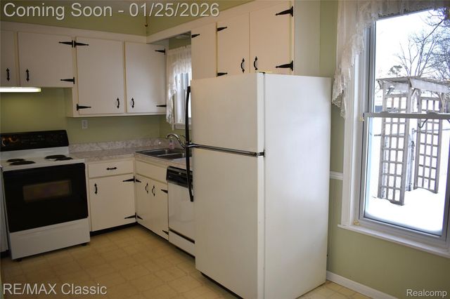 431 W Washington Street, Milford Village, MI 48381